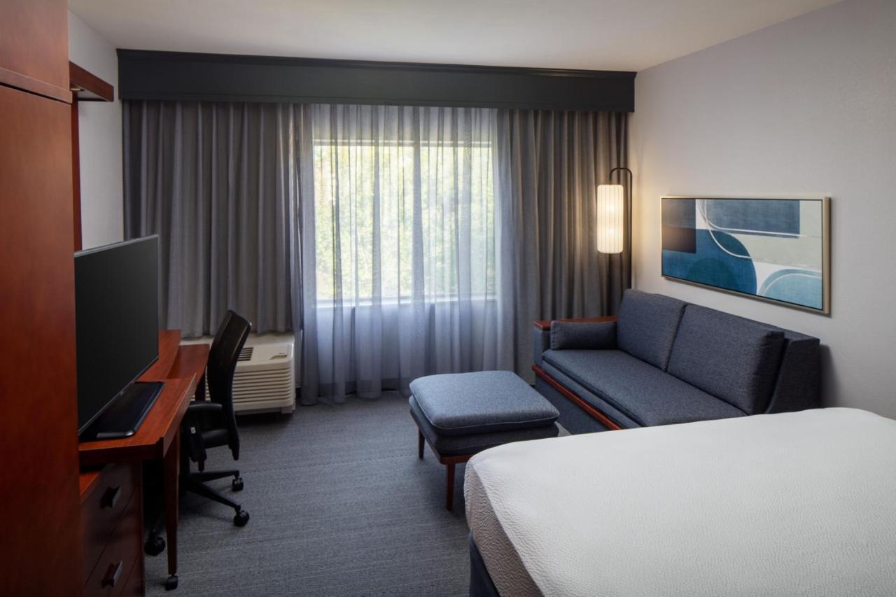 Courtyard By Marriott Charleston Downtown/Civic Center Hotel Buitenkant foto