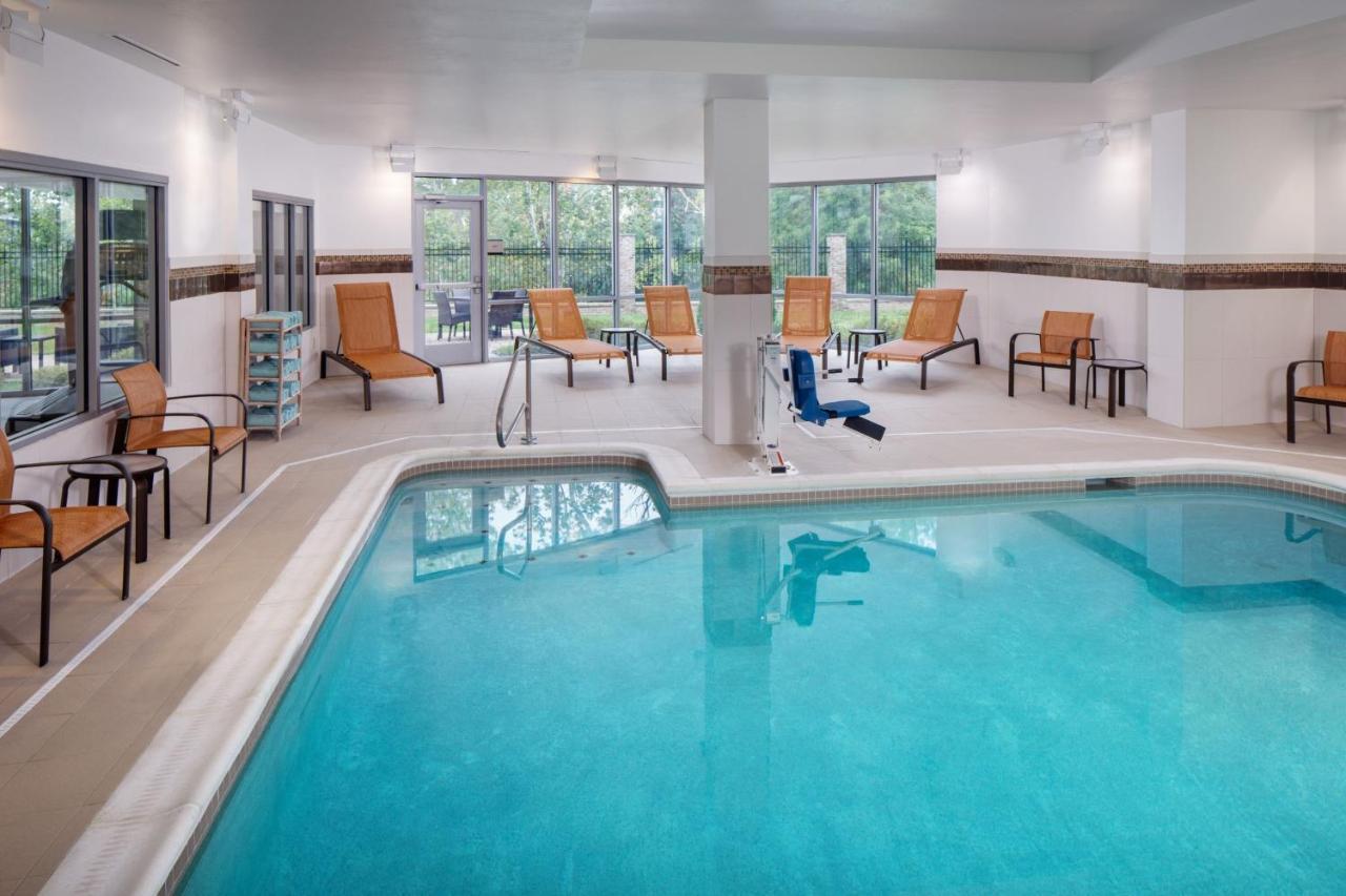 Courtyard By Marriott Charleston Downtown/Civic Center Hotel Buitenkant foto