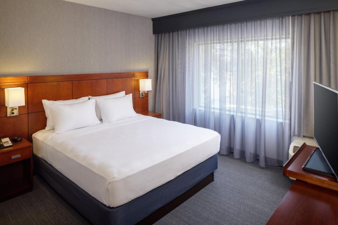 Courtyard By Marriott Charleston Downtown/Civic Center Hotel Buitenkant foto