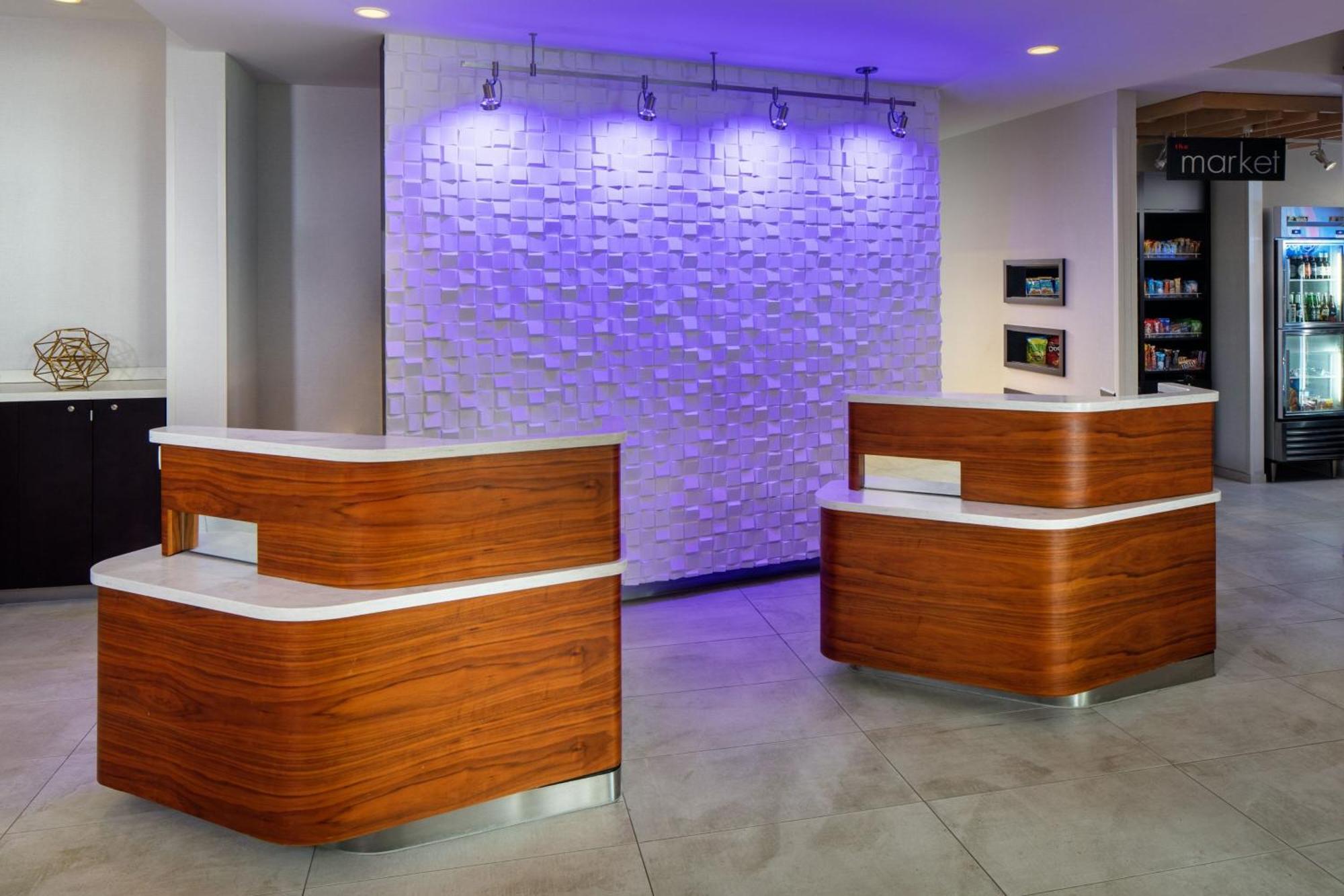 Courtyard By Marriott Charleston Downtown/Civic Center Hotel Buitenkant foto