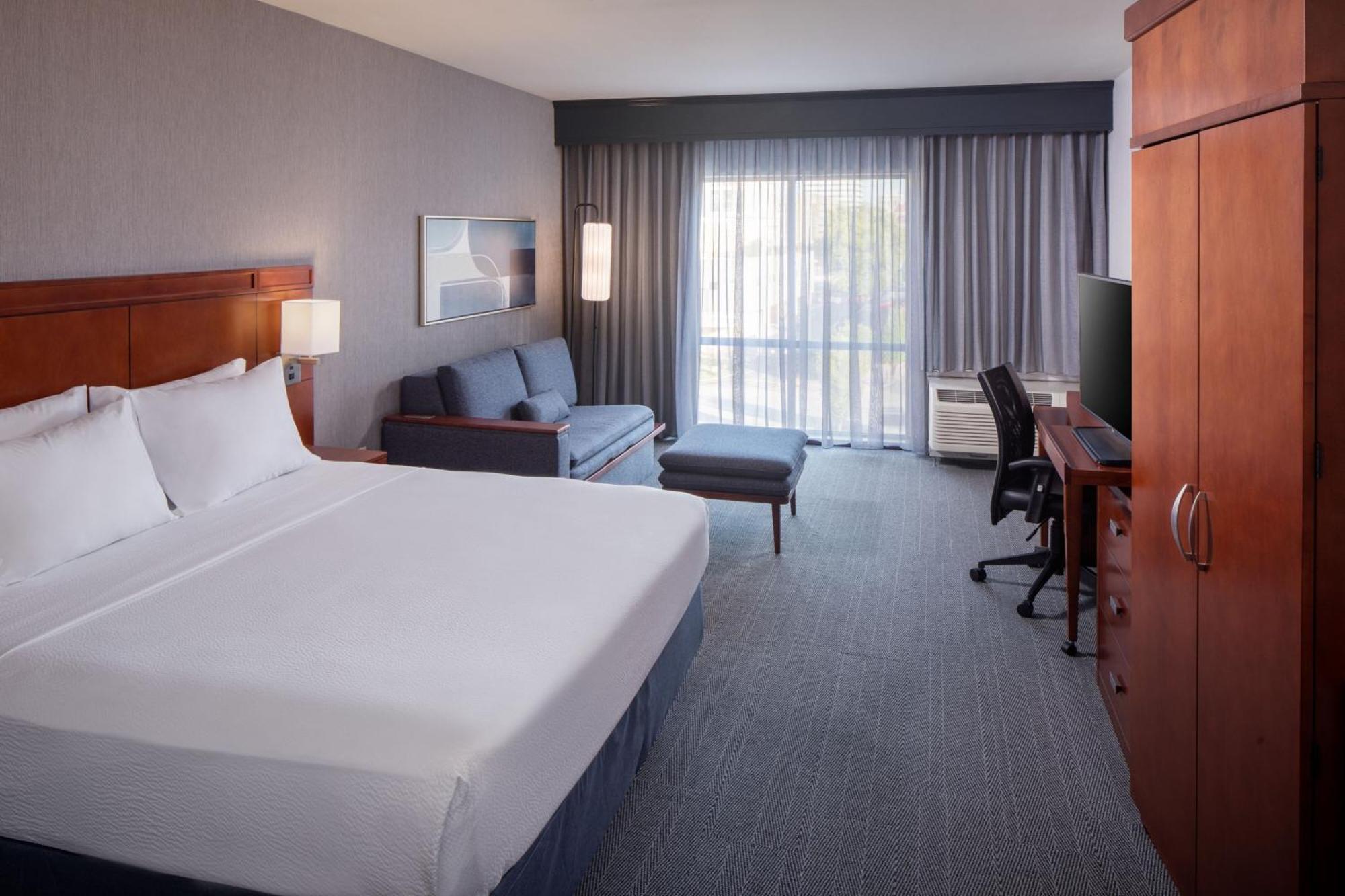 Courtyard By Marriott Charleston Downtown/Civic Center Hotel Buitenkant foto