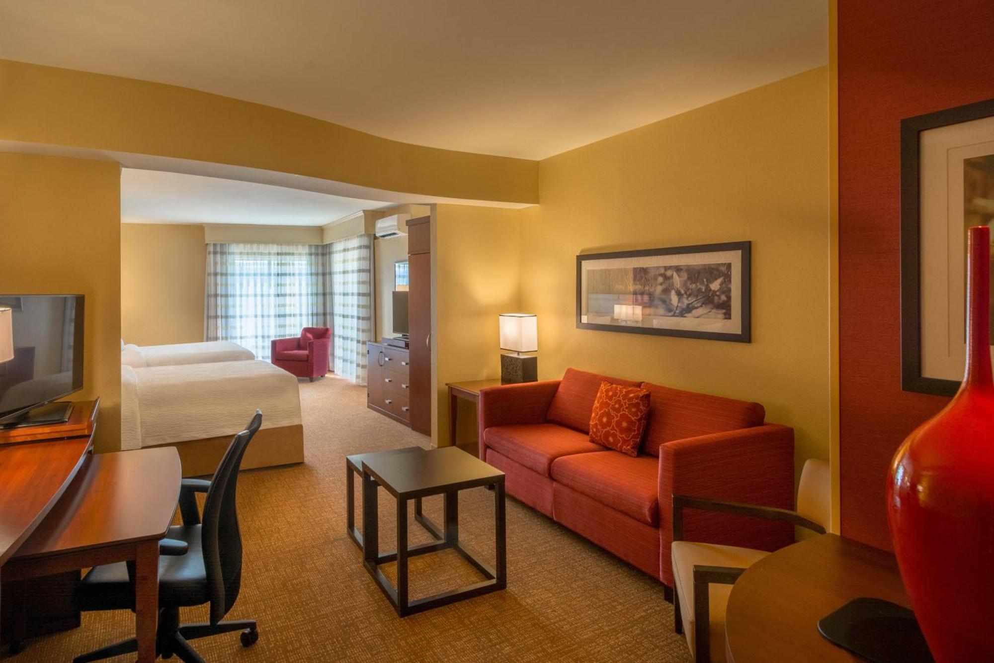 Courtyard By Marriott Charleston Downtown/Civic Center Hotel Buitenkant foto