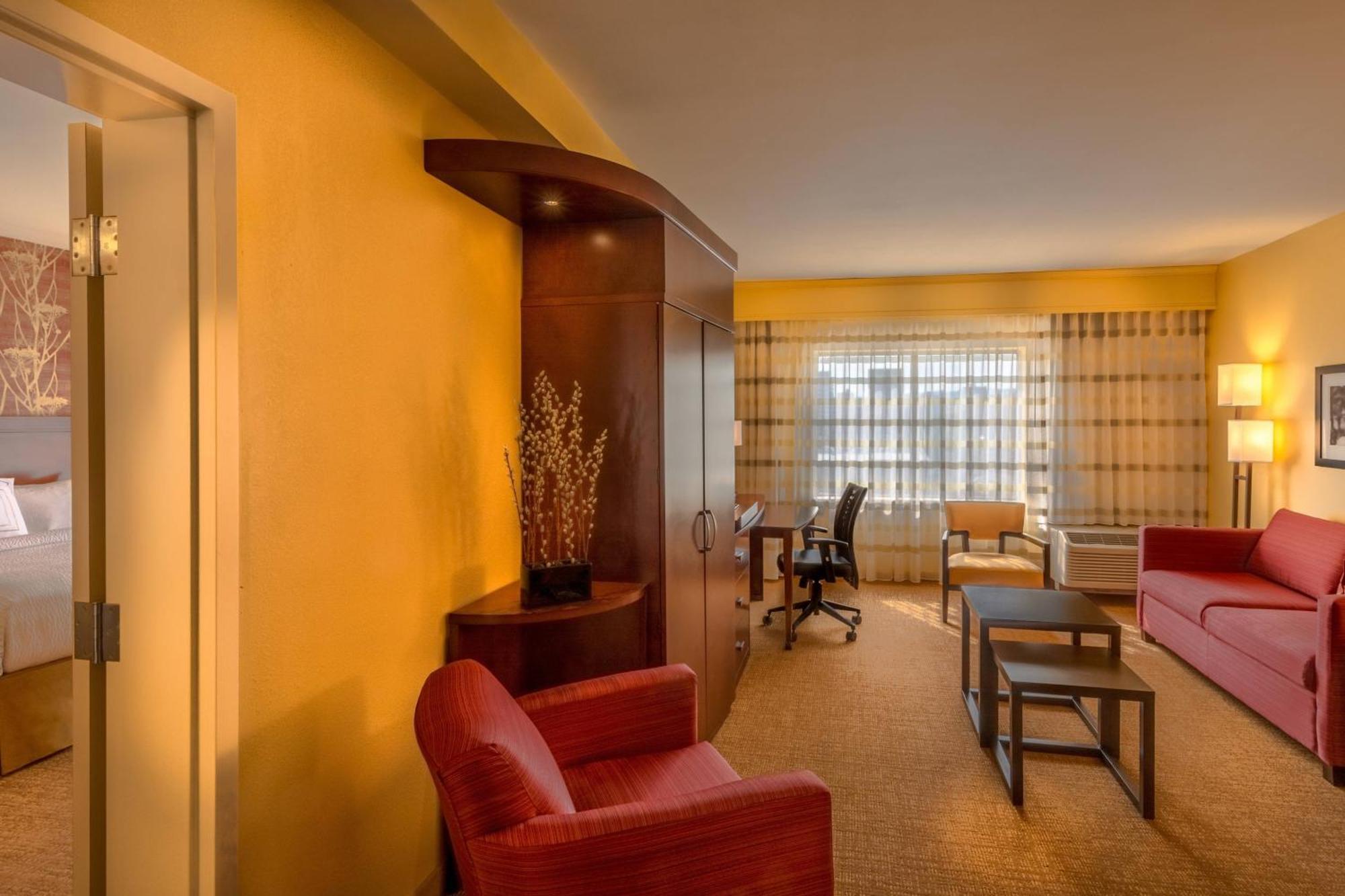 Courtyard By Marriott Charleston Downtown/Civic Center Hotel Buitenkant foto