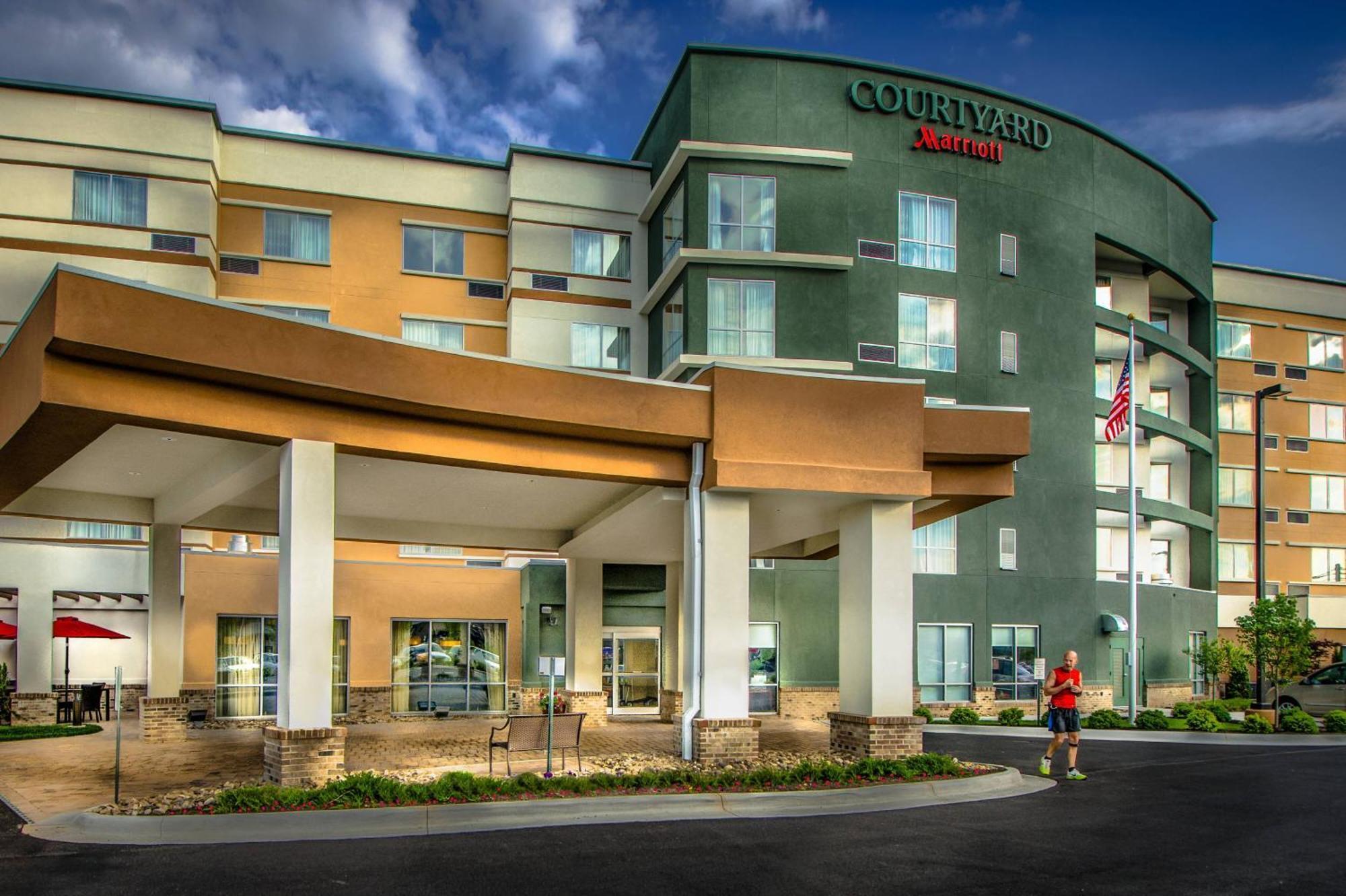 Courtyard By Marriott Charleston Downtown/Civic Center Hotel Buitenkant foto