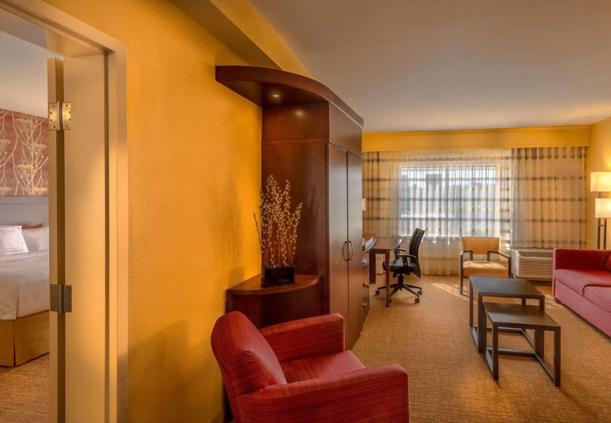 Courtyard By Marriott Charleston Downtown/Civic Center Hotel Buitenkant foto